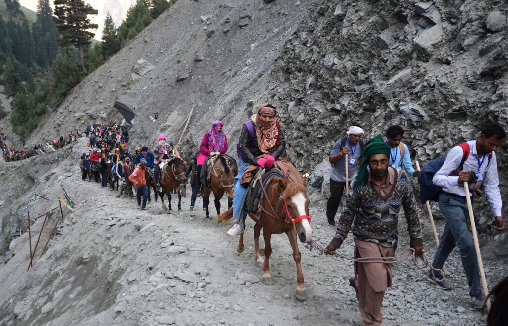 Amarnath Tour for 3night & 4Days @ 15,000 with indian temple tour